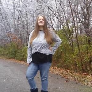 Meet your Posher, Chloe